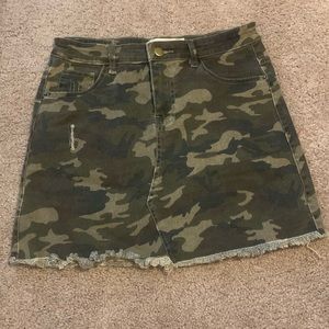 Distressed camo mini skirt, size small